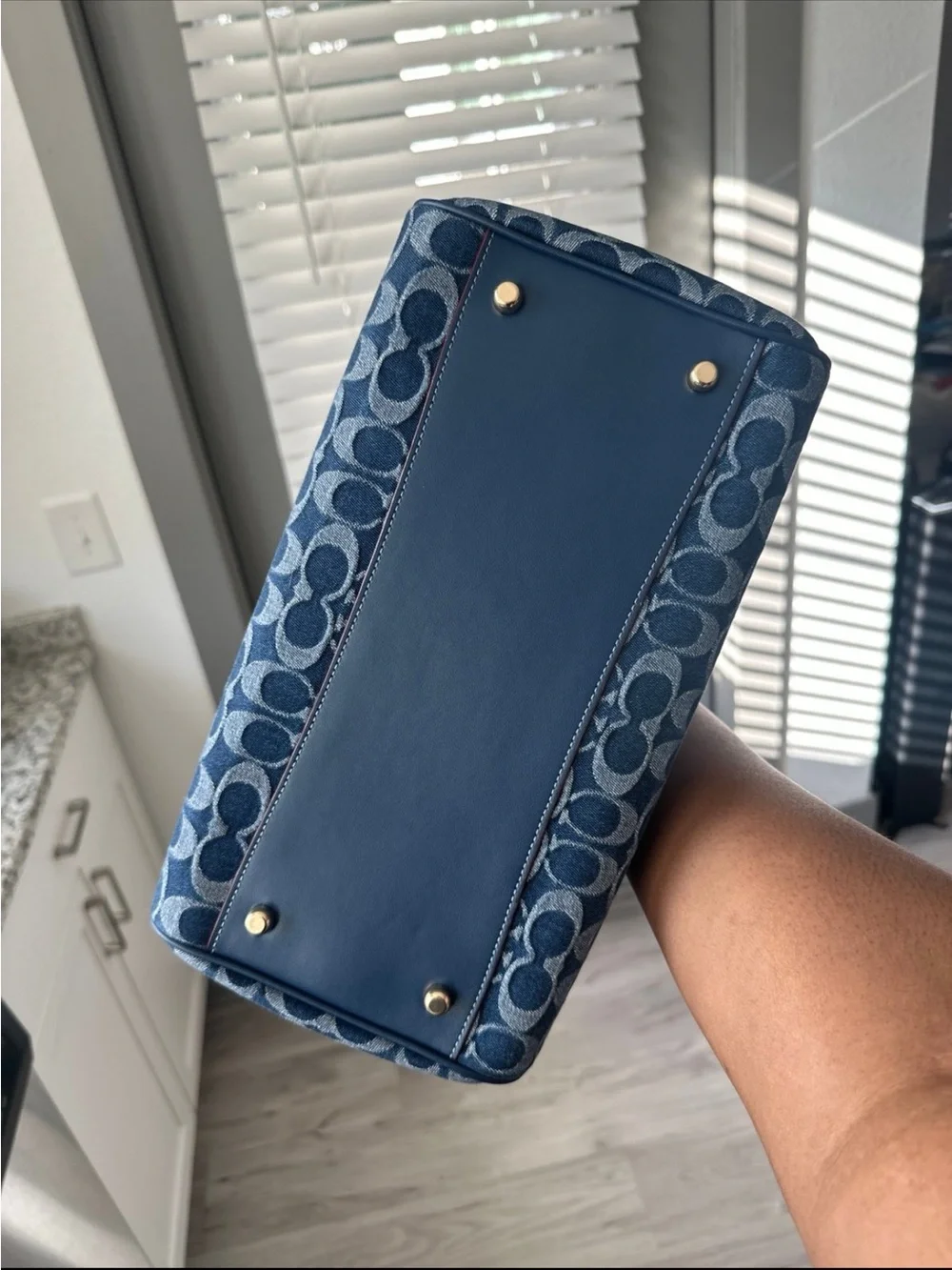 COACH | 2025 Signature Denim Large Rowan - Picture 7 of 12